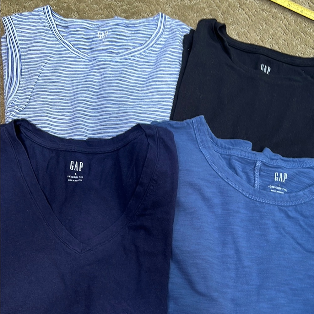 GAP T-Shirt Collection in Navy and Black